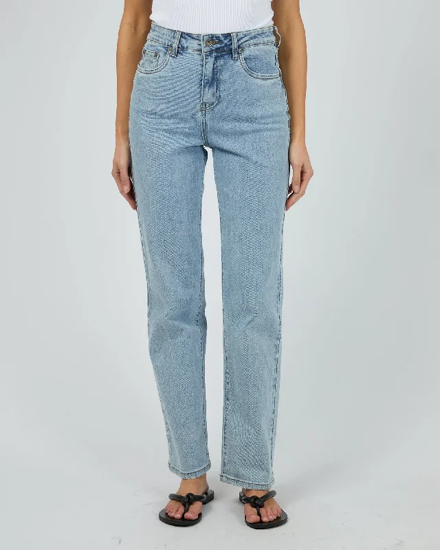Mila Comfort Straight Jean Light Blue