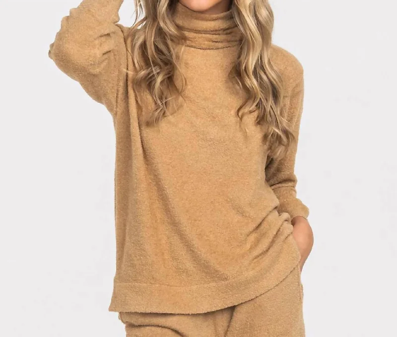 Dreamluxe Turtleneck Sweater In Bourbon Fashionable sweaters