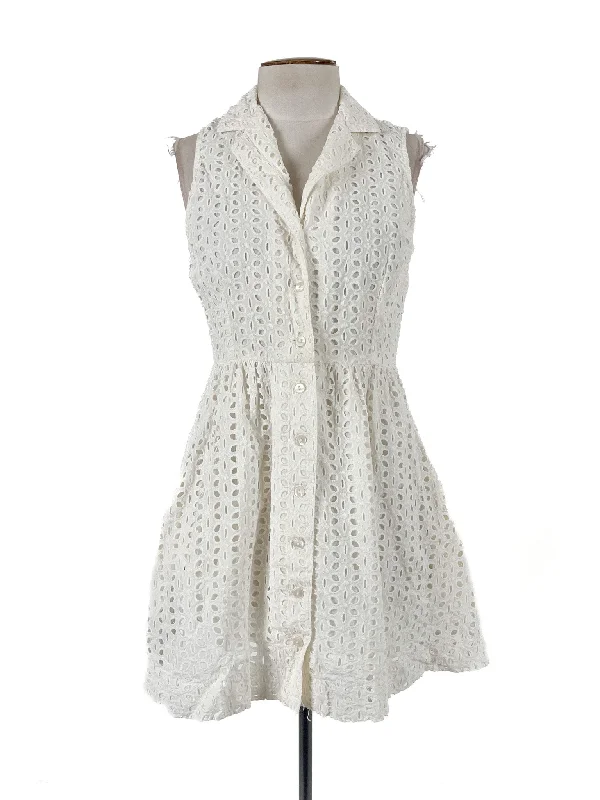 Glassons | White Casual Dress | Size 8 Preppy mini dresses