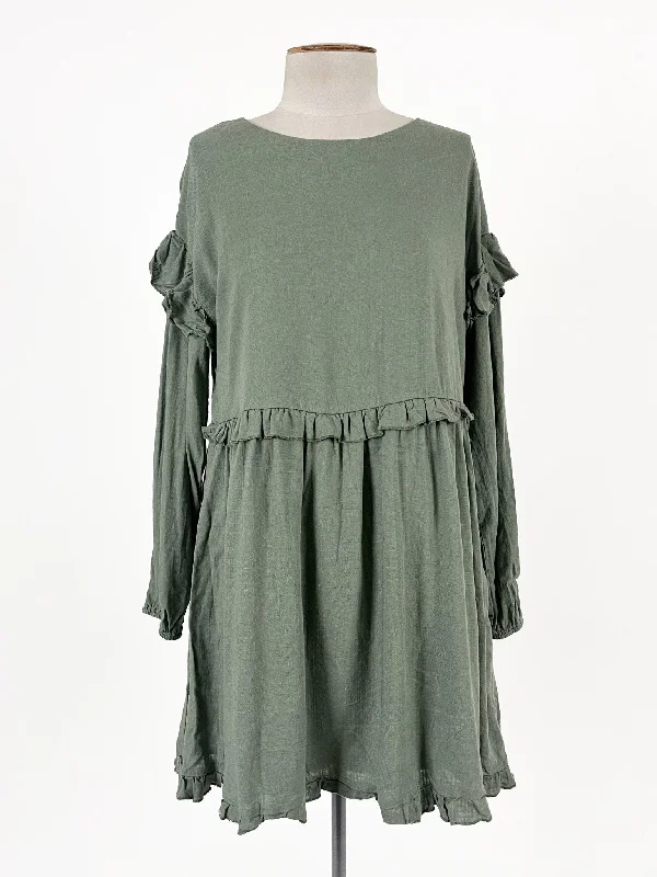 Minx & Moss | Green Casual Dress | Size 8 Sequin mini dresses
