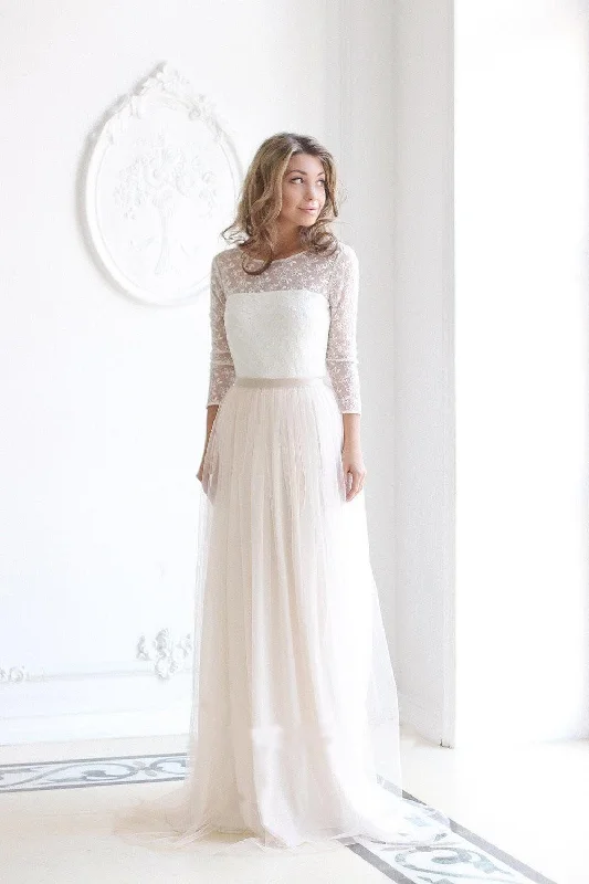 Scoop Neck Long Sleeve Tulle Wedding Dress With Lace Bodice V Back Wedding Gowns Mermaid Style Gown Scoop Neck Long Sleeve Tulle Wedding Dress With Lace Bodice V Back Wedding Gowns Mermaid Style Gown
