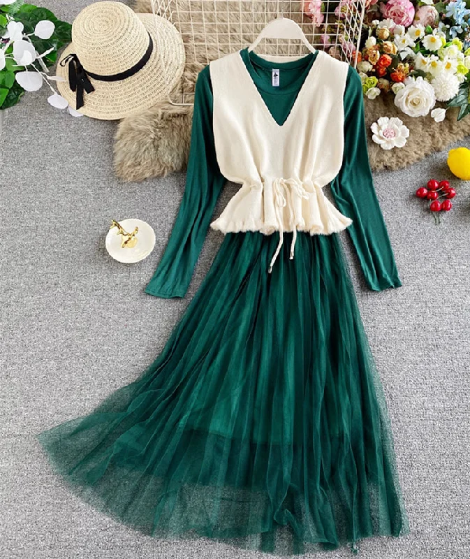 Cute v neck knitted vest+ long sleeve dress two pieces sets   999 A-line maxi dresses