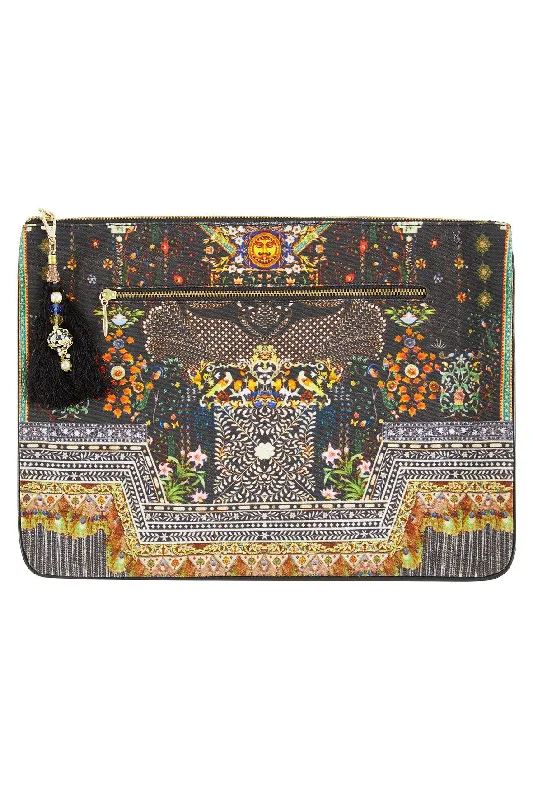 LARGE CANVAS CLUTCH BEHIND CLOSED DOORS Elegant evening unclassified dresses