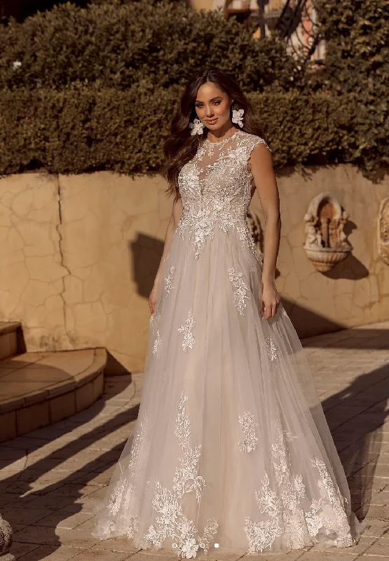 Madi Lane Briar Engagement unclassified dresses
