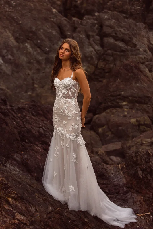 Madi Lane  Jude.  ML22504LN  “Oasis Collection” Sleeveless unclassified dresses