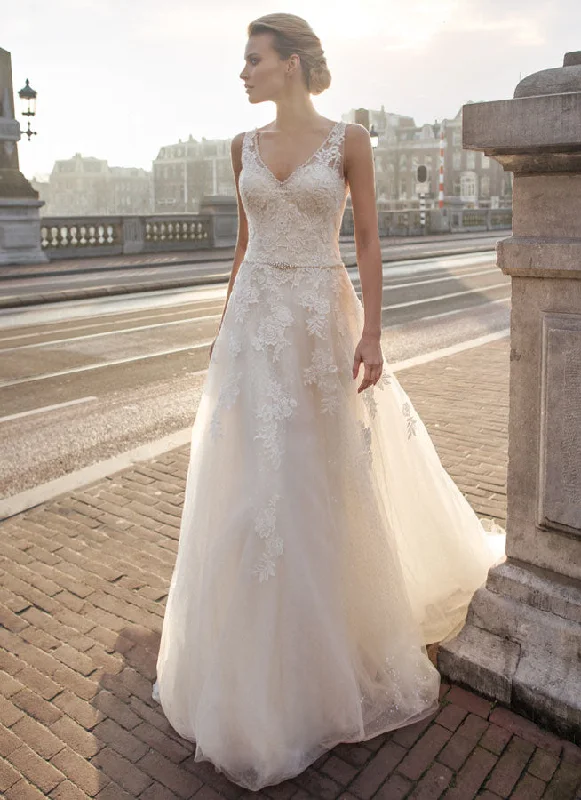 Modeca Amalia Beaded unclassified dresses