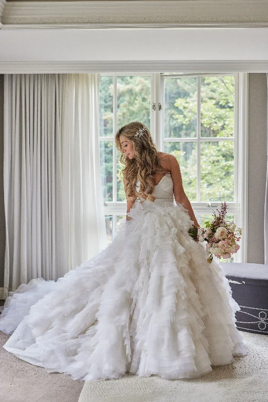 Monique Lhuillier Daydream Lace unclassified dresses