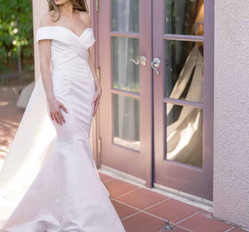 Monique Lhuillier Spring unclassified dresses