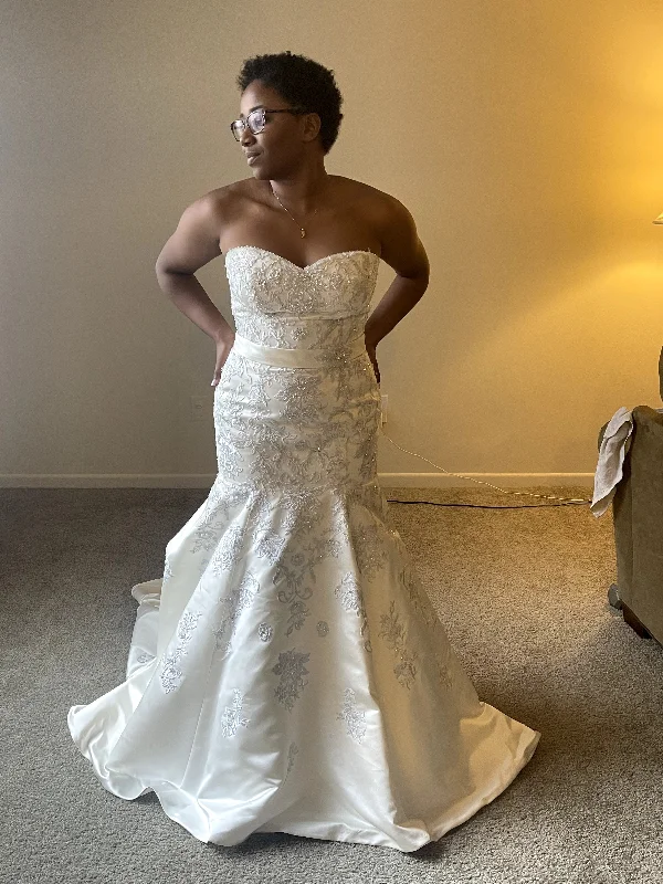 No Ordinary Bride Nicolette by cantans Lace unclassified dresses