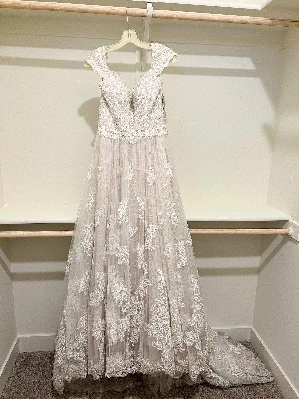 Oleg Cassini STYLE# AI14010580 Ruffled unclassified dresses