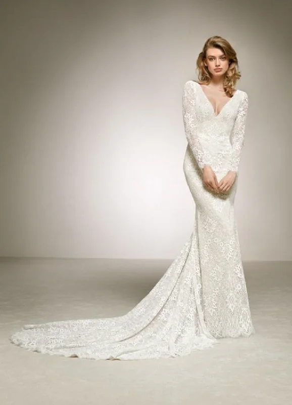 Pronovias Dances Tiered unclassified dresses