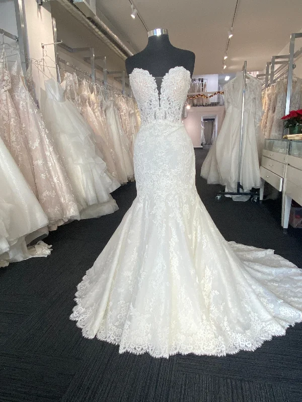 Pronovias Fingal High-end unclassified dresses