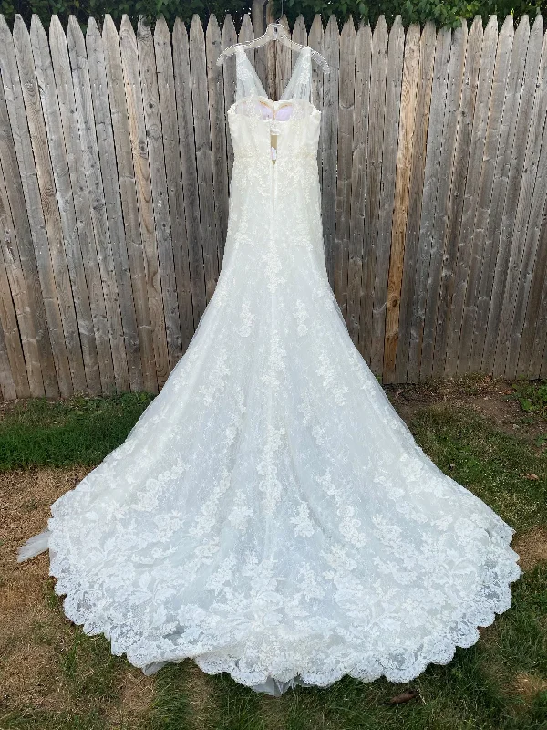 Pronovias Club unclassified dresses