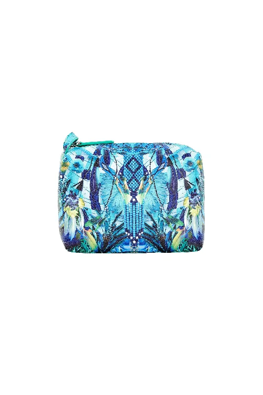 SMALL MAKEUP BAG AMAZON AZURE Long sleeve unclassified dresses