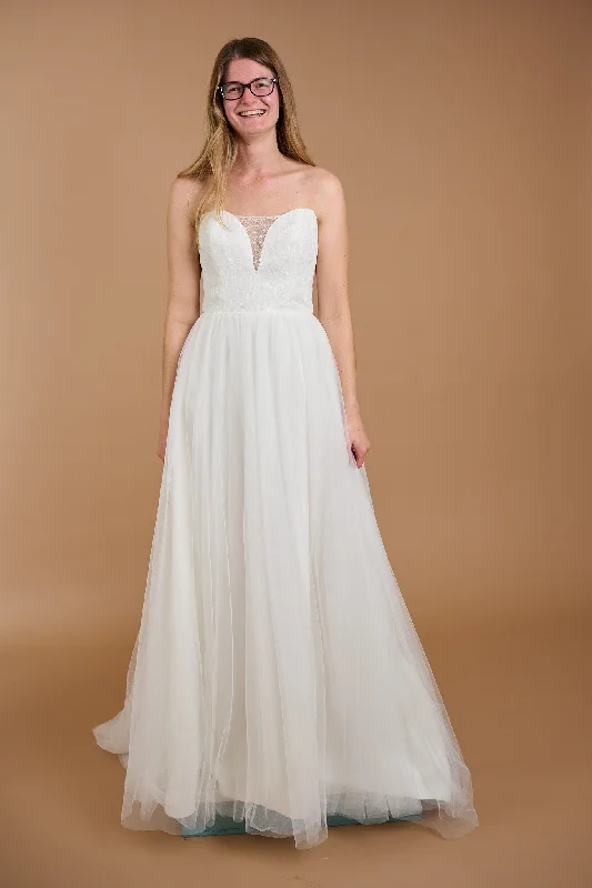 Ti Adora Off-shoulder unclassified dresses